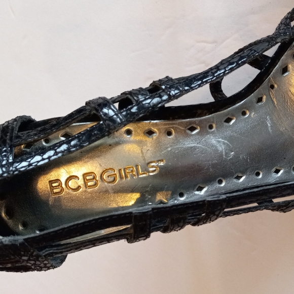 Heels - Picture 2 of 6